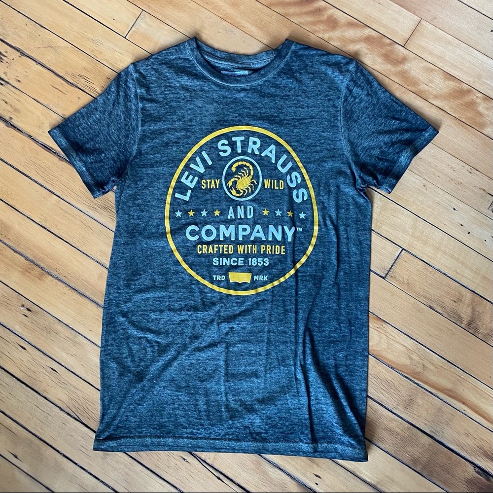 Levi’s Tee